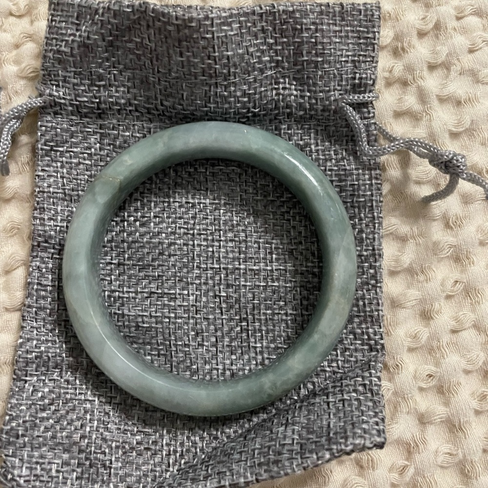 Elegant Green Jade Bangle